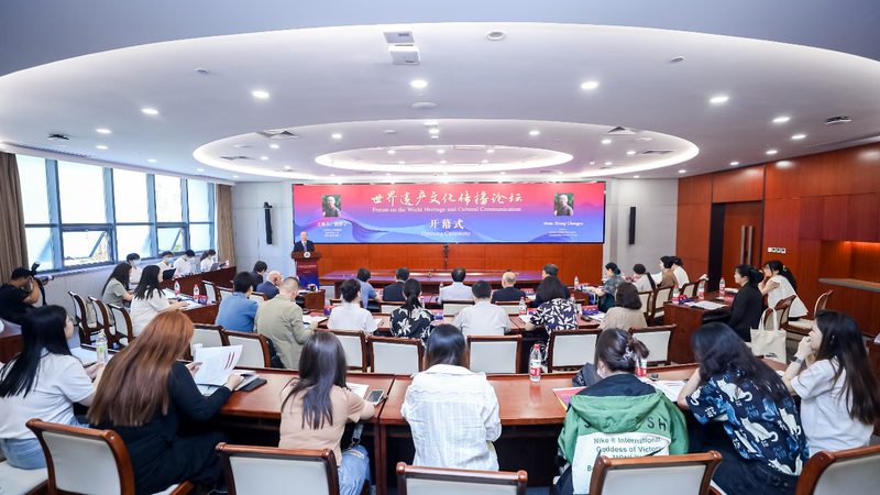 **误区一：只有阳光是最好的光源**